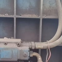 300噸立式打包機，1.5*80，兩臺24電機，帶油低價出售